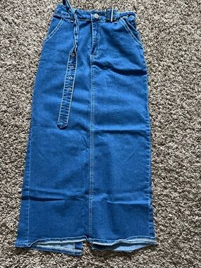 High-Waist Blue Denim Maxi Skirt with Belt